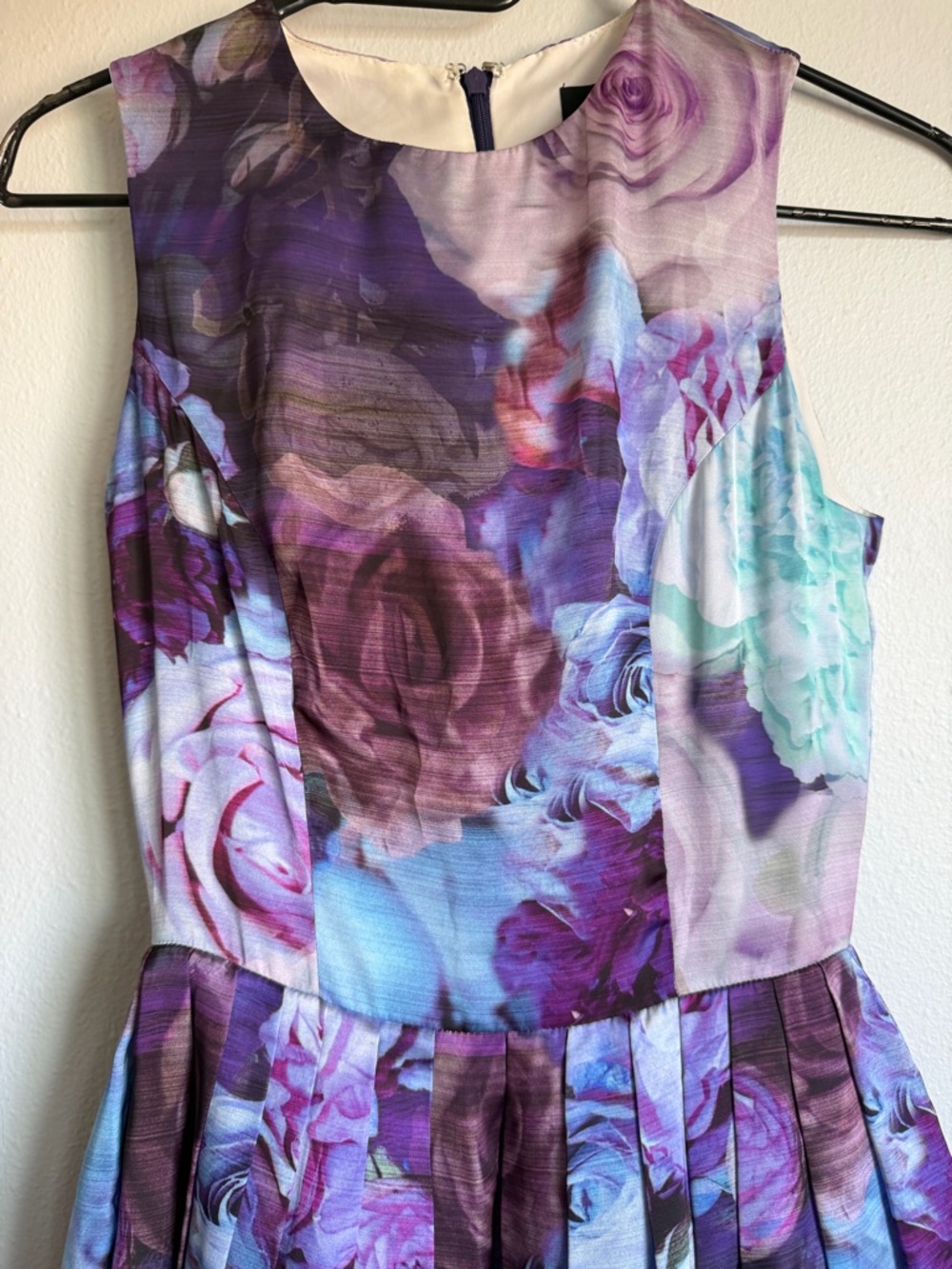 ASOS Soft Floral Semi Formal Size 0 - Picture 4 of 12